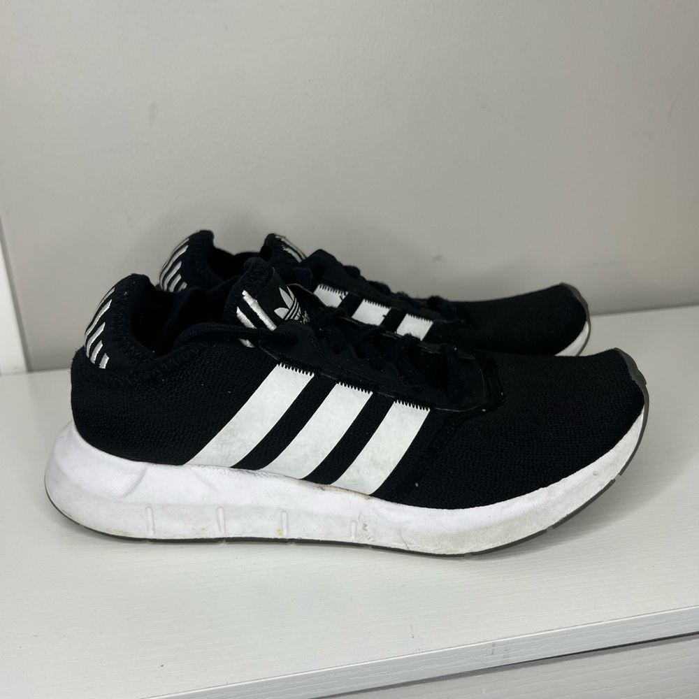 Adidas Black and White Sneakers Swift Essentials running shoe. Size 8.5. - Picture 2 of 5